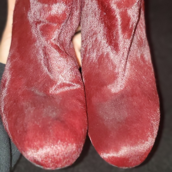 Burgundy pony hair Weitzman booties sz 8.5 - Picture 2 of 6